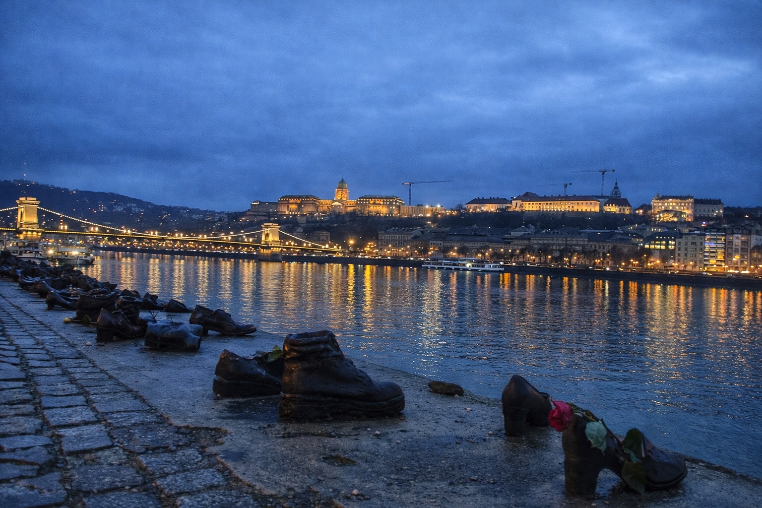 Cipők a Duna-parton